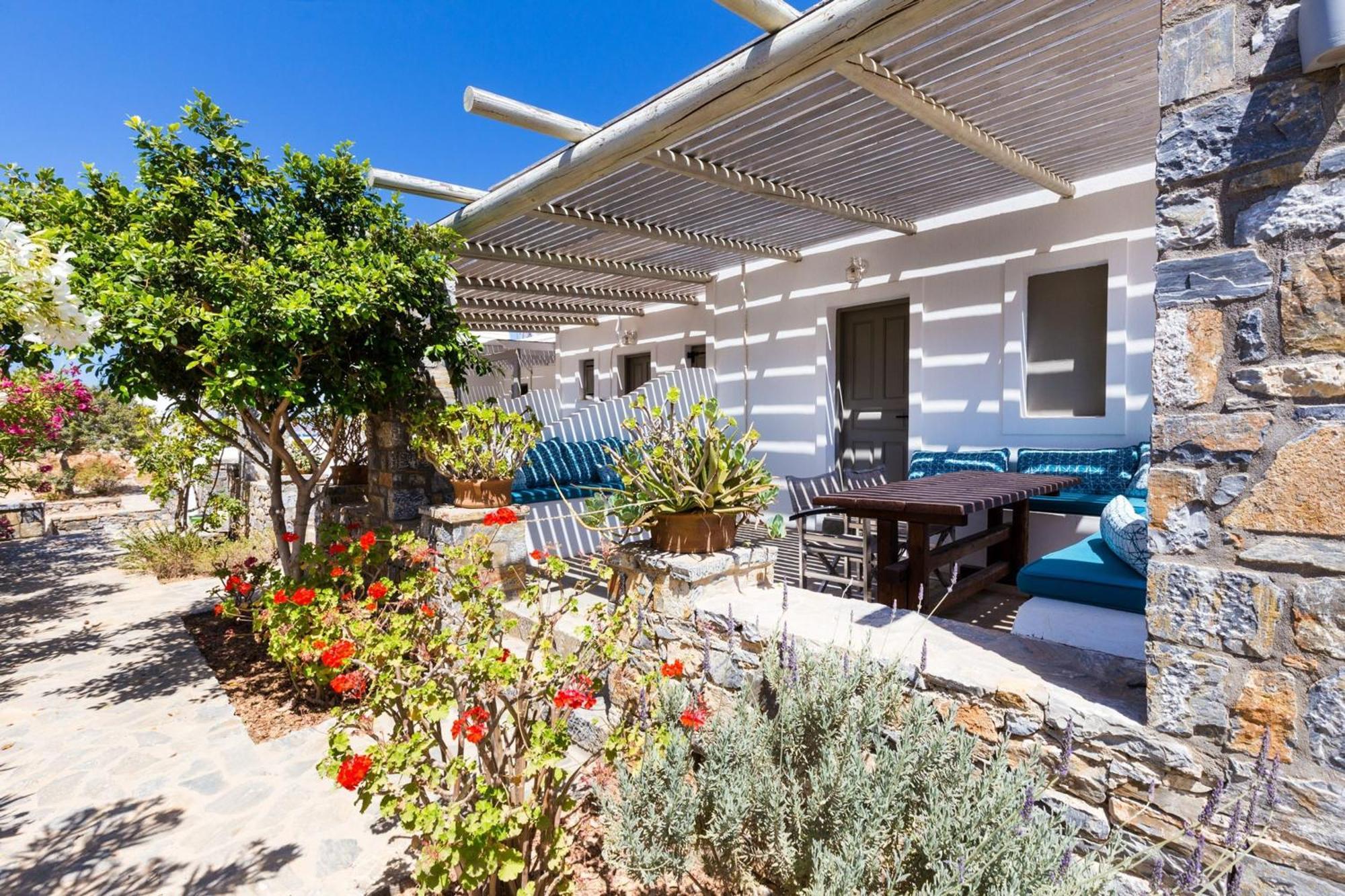 Hotel Harama Schoinoussa Bagian luar foto
