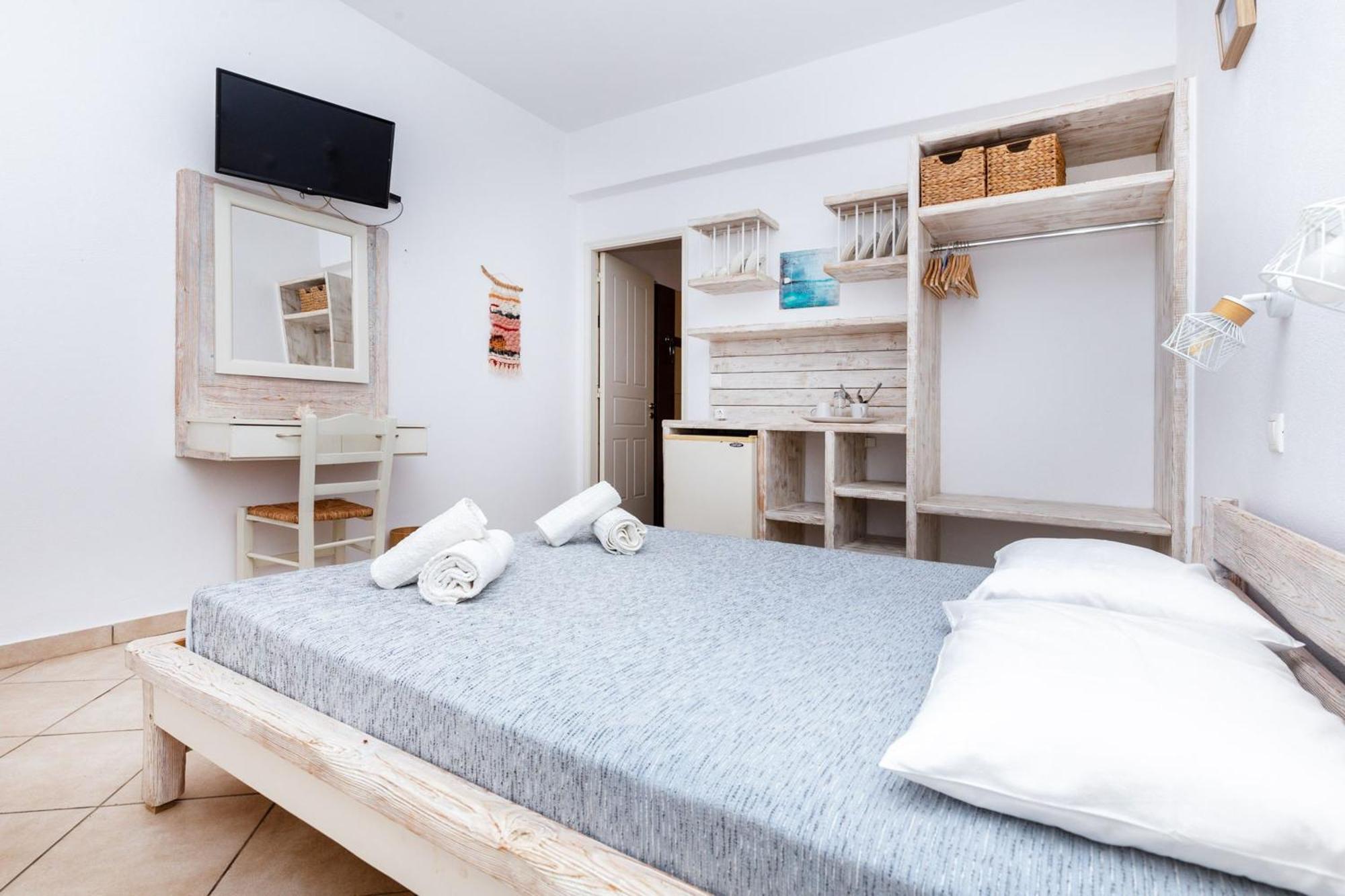 Hotel Harama Schoinoussa Bagian luar foto