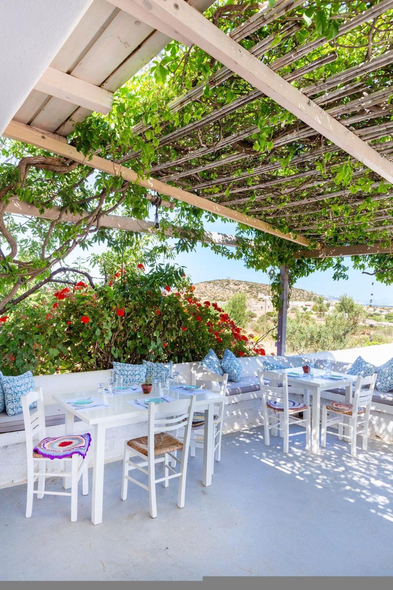 Hotel Harama Schoinoussa Bagian luar foto