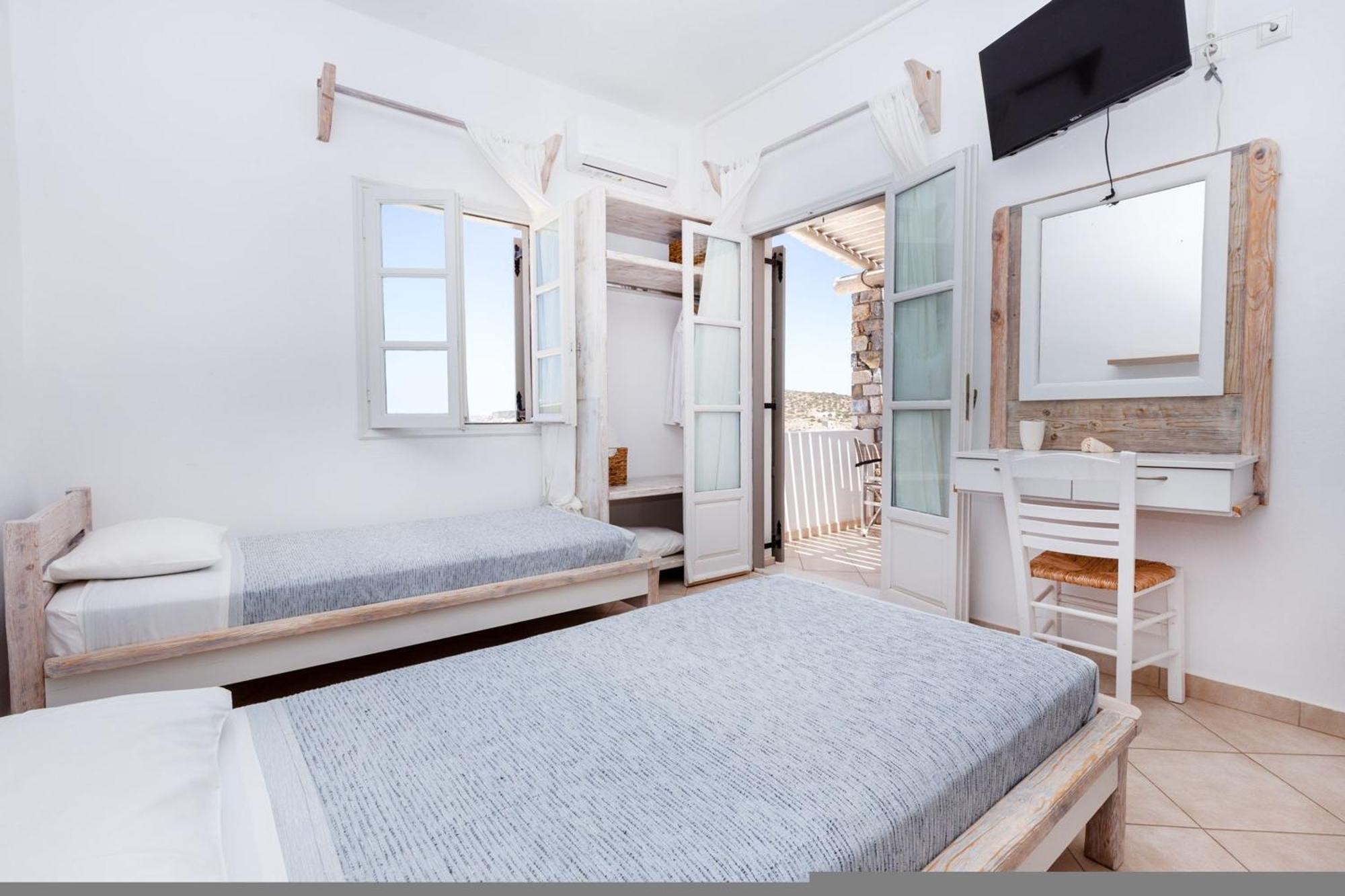 Hotel Harama Schoinoussa Bagian luar foto